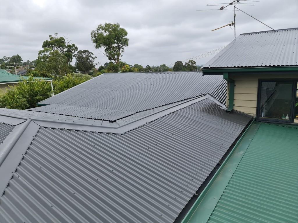 Grey Colourbond metal roof installed on a Melbourne property